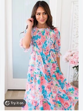 Sunday up floral maxi dress size small